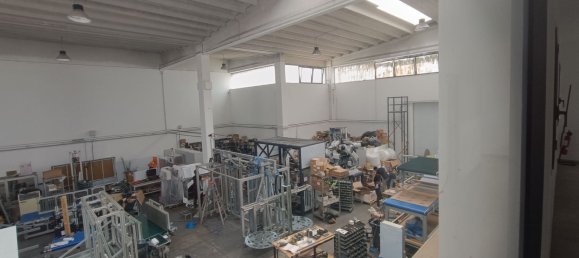 مستودع في Modugno, Italy 1000متر مربع رقم 288652 10