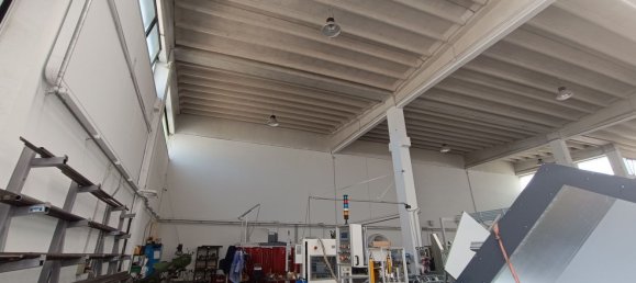 مستودع في Modugno, Italy 1000متر مربع رقم 288652 9