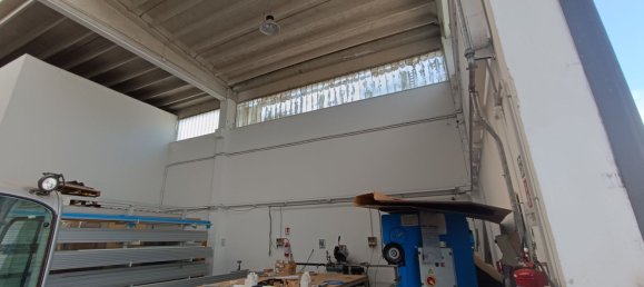 مستودع في Modugno, Italy 1000متر مربع رقم 288652 6