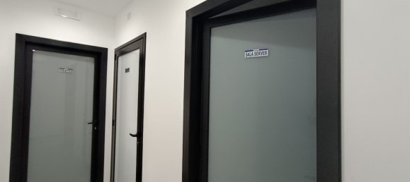 مستودع في Modugno, Italy 1000متر مربع رقم 288652 19