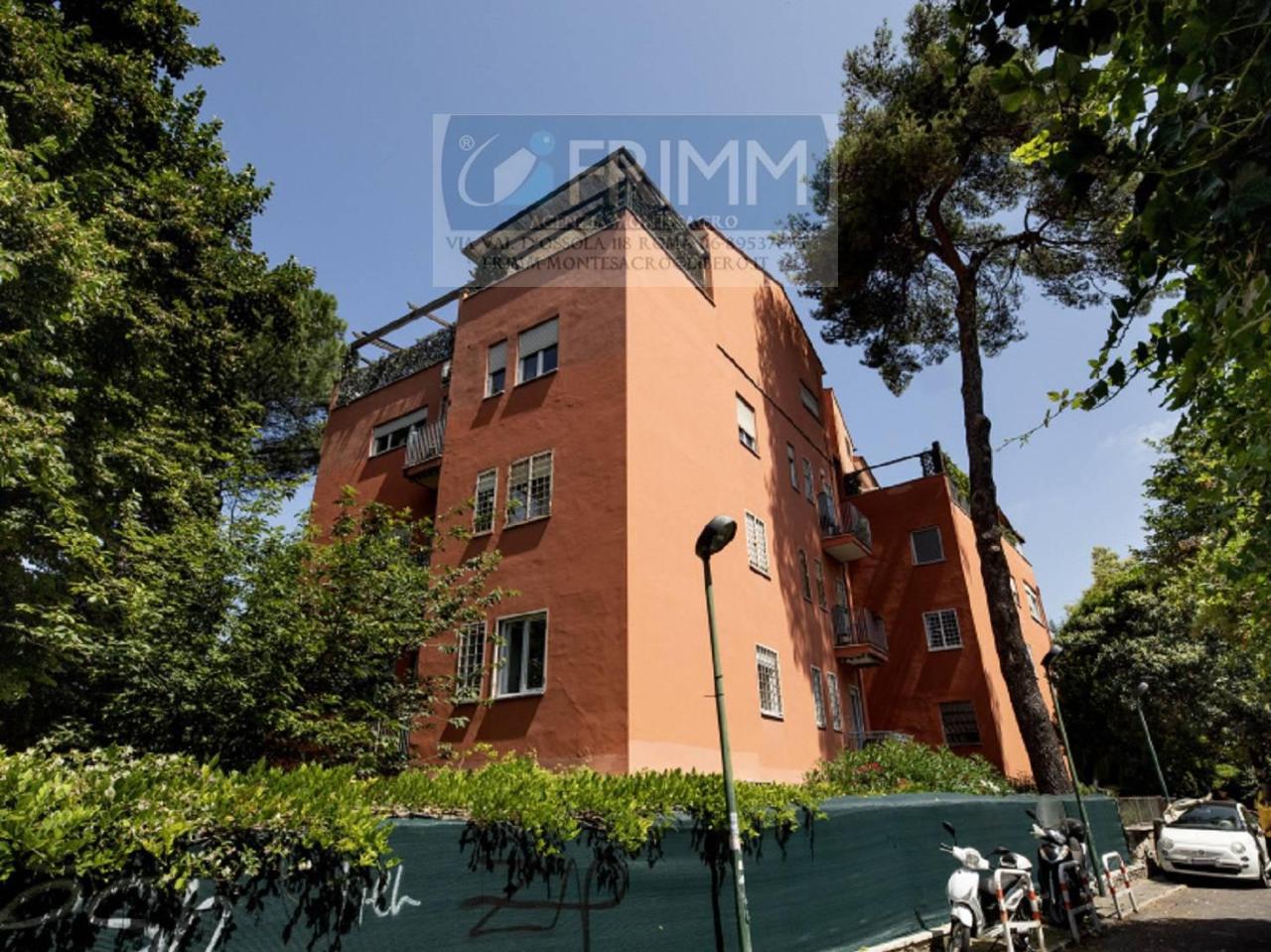 6 rooms Apartment in Rome, Italy No. 20206