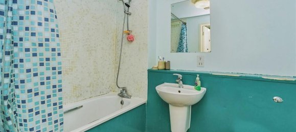 1 bedroom Apartment in Greenford, United Kingdom No. 6395 8