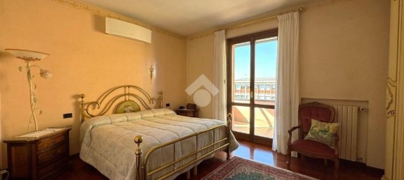 Villa de 4 divisões em Madone, Italy N.º 210550 25