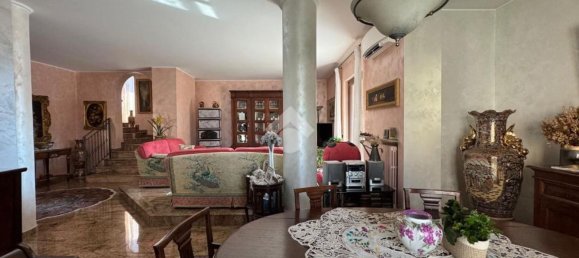 Villa de 4 divisões em Madone, Italy N.º 210550 7