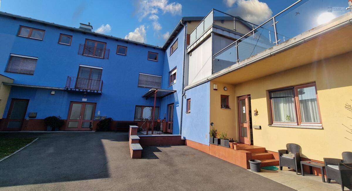 22 rooms House in Jennersdorf, Austria No. 13144
