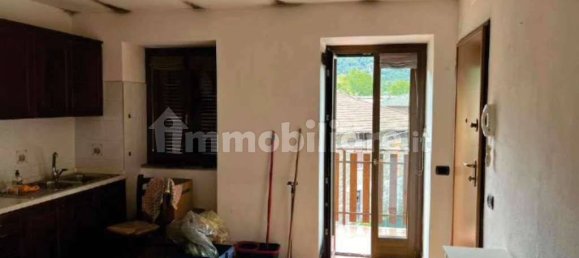 3 bedrooms Apartment in Luino, Italy No. 12970 3