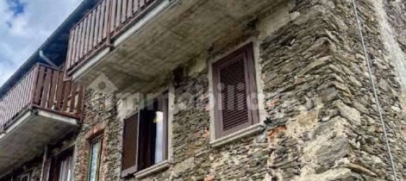 3 bedrooms Apartment in Luino, Italy No. 12970 8