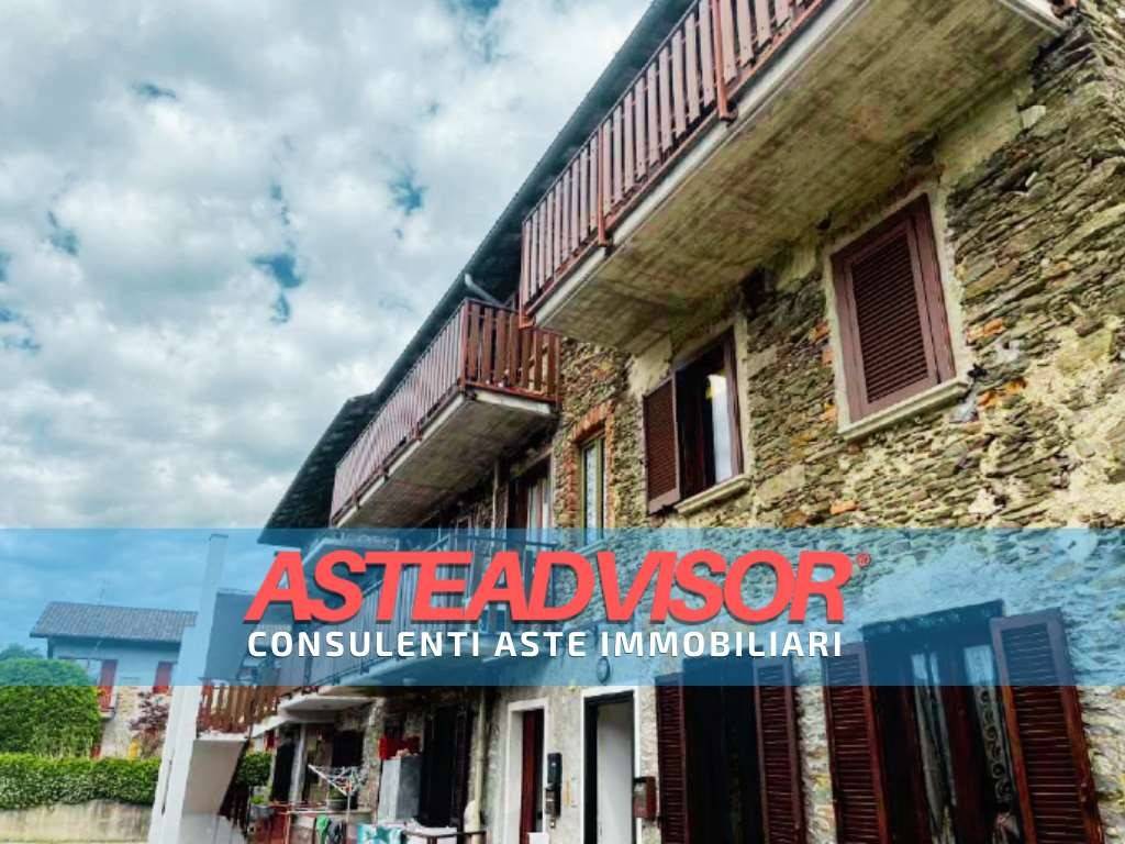 3 bedrooms Apartment in Luino, Italy No. 12970