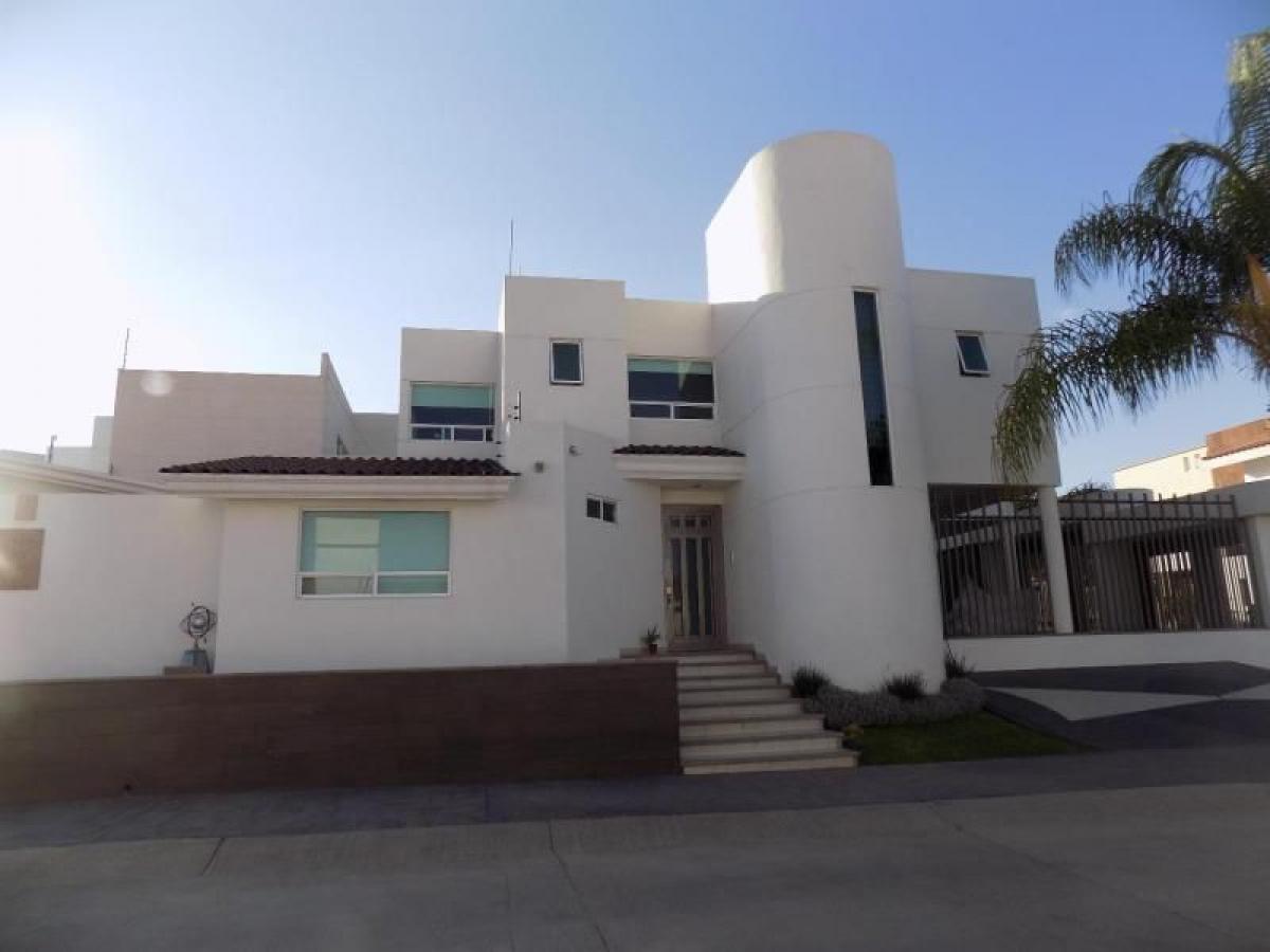 3 bedrooms House in Leon, Mexico No. 154415