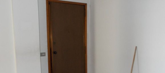 4 rooms Apartment in Sesto San Giovanni, Italy No. 151717 12