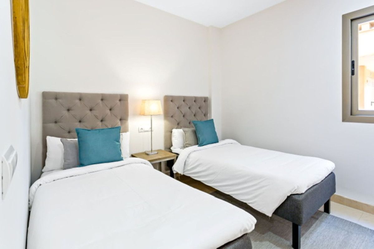 2 Schlafzimmer Wohnung in El Paraiso, Spain, Nr. 19659