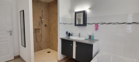 Villa de 3 dormitorios en Lablachere, France No. 305706 8