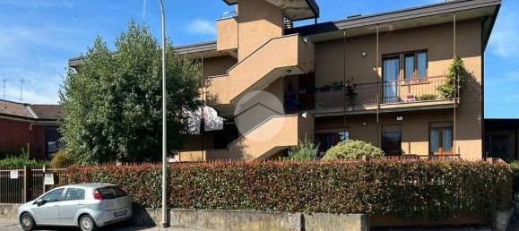 3 bedrooms Apartment in Seregno, Italy No. 378881 2