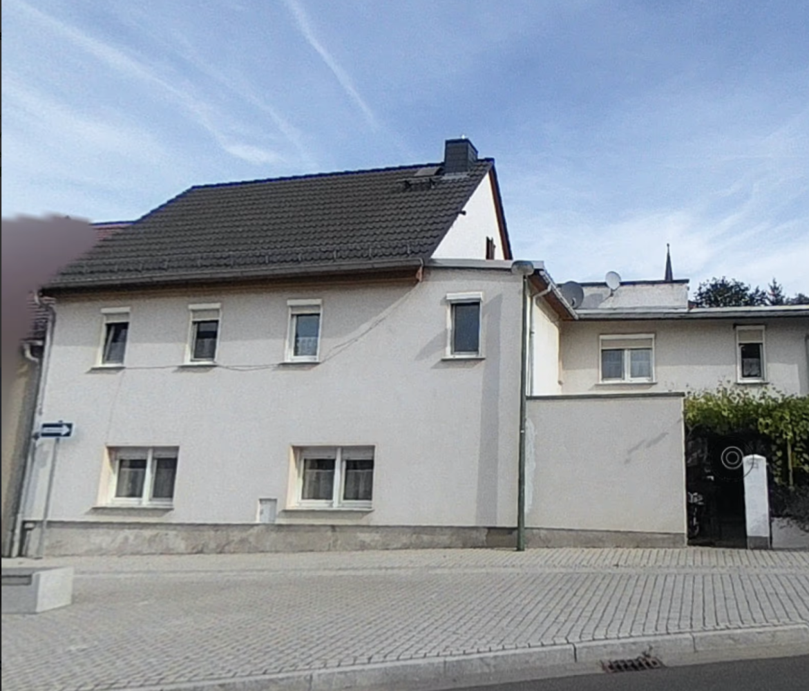 Adosado de 7 habitaciónes en Burgenlandkreis, Germany No. 11075