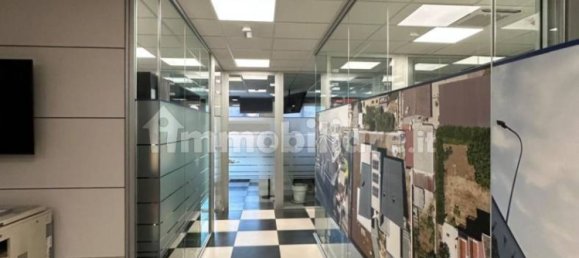 Oficina de 5 habitaciónes en Guidonia Montecelio, Italy No. 306273 9