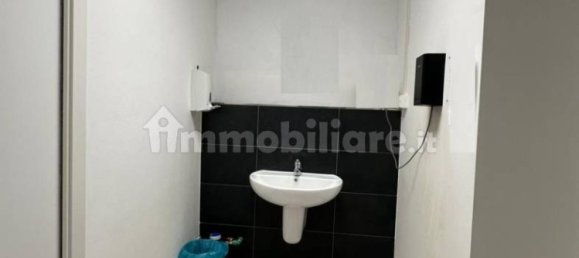 Oficina de 5 habitaciónes en Guidonia Montecelio, Italy No. 306273 18