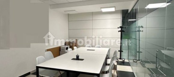 Oficina de 5 habitaciónes en Guidonia Montecelio, Italy No. 306273 3