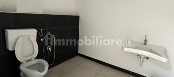 Oficina de 5 habitaciónes en Guidonia Montecelio, Italy No. 306273 19