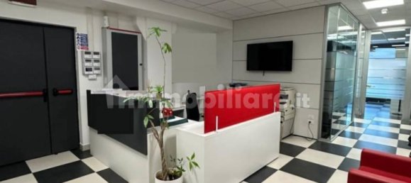 Oficina de 5 habitaciónes en Guidonia Montecelio, Italy No. 306273 2