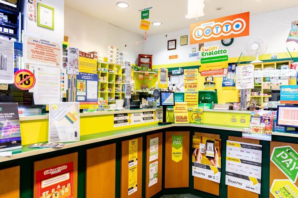 4-Zimmer Gewerbliche Immobilie in Rome, Italy, Nr. 100430