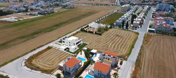 4 Schlafzimmer Villa in Larnaca, Cyprus, Nr. 9536 9