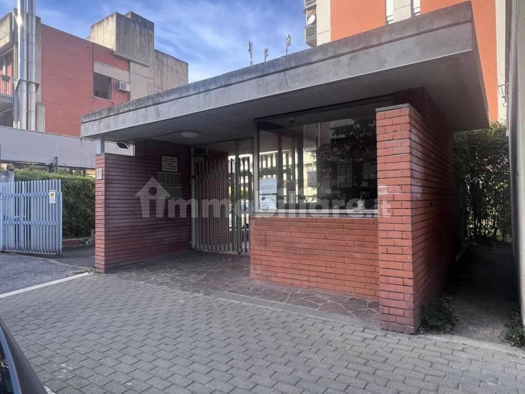 3 rooms Apartment in Rome, Italy No. 39873