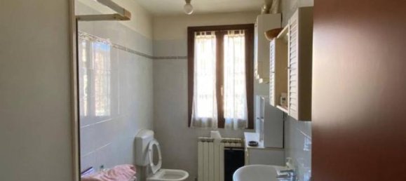 2 rooms Apartment in Scandiano, Italy No. 37026 4