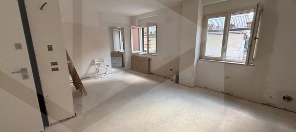 3-salle Appartement à San Giovanni Rotondo, Italy No. 24977 4