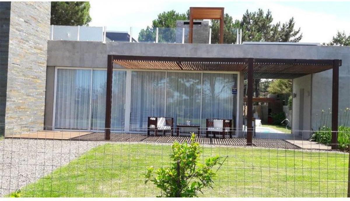 8 bedrooms House in Maldonado, Uruguay No. 12565