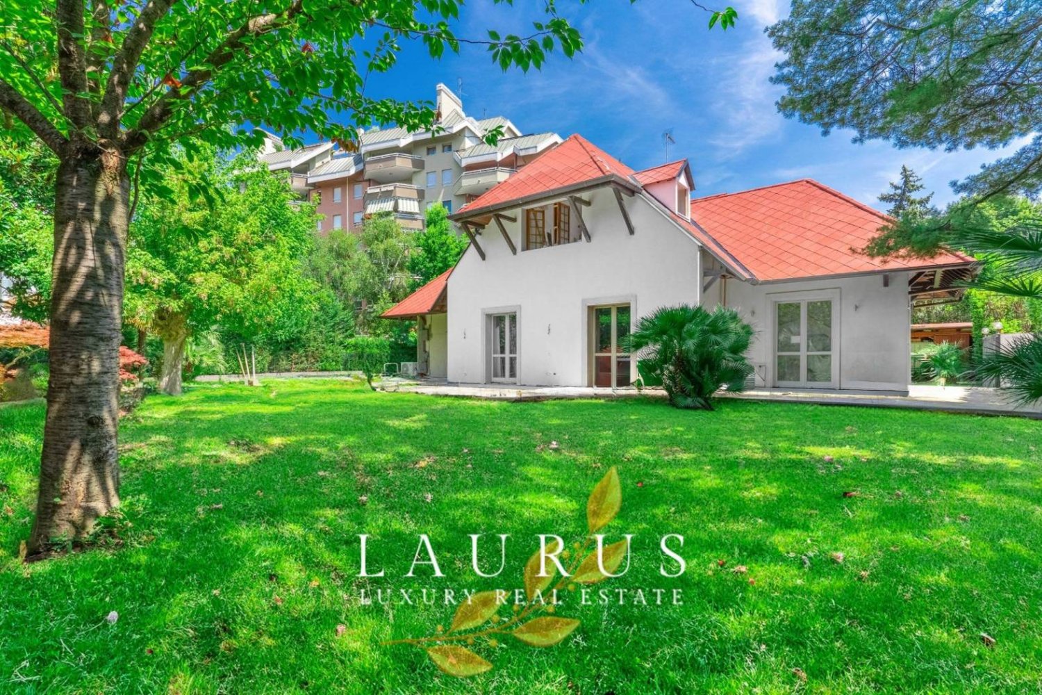 4 Schlafzimmer Villa in Milan, Italy, Nr. 244379