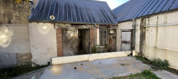 Gewerbliche Immobilie in Vierzon, France 90m², Nr. 93004 17