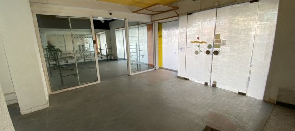 Gewerbliche Immobilie in Vierzon, France 90m², Nr. 93004 3