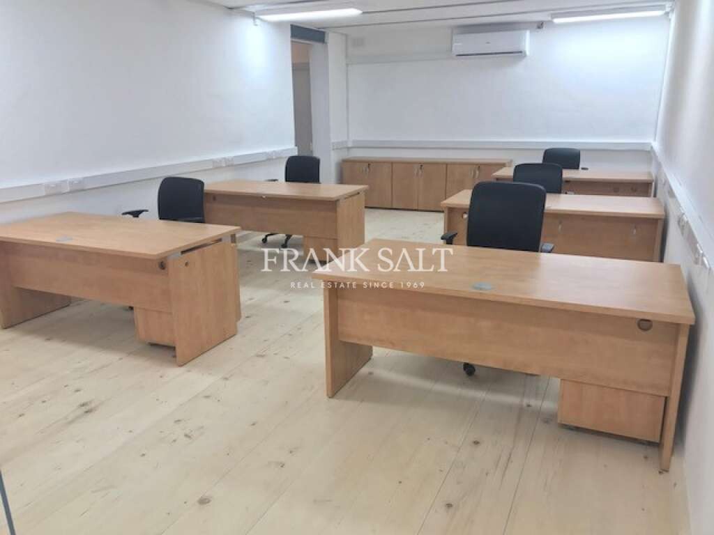Bureau à Valletta, Malta 110m² No. 12816