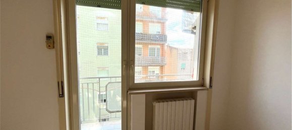 3-salle Appartement à Brindisi, Italy No. 29499 14