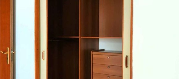 3-salle Appartement à Brindisi, Italy No. 29499 17