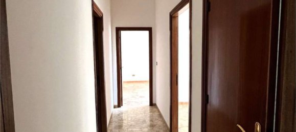 3-salle Appartement à Brindisi, Italy No. 29499 8