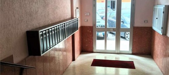 3-salle Appartement à Brindisi, Italy No. 29499 2