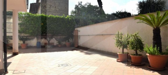 10-salle Bâtiment à Frattamaggiore, Italy No. 18530 6