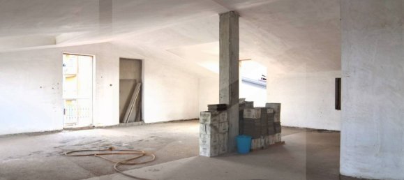 10-salle Bâtiment à Frattamaggiore, Italy No. 18530 13