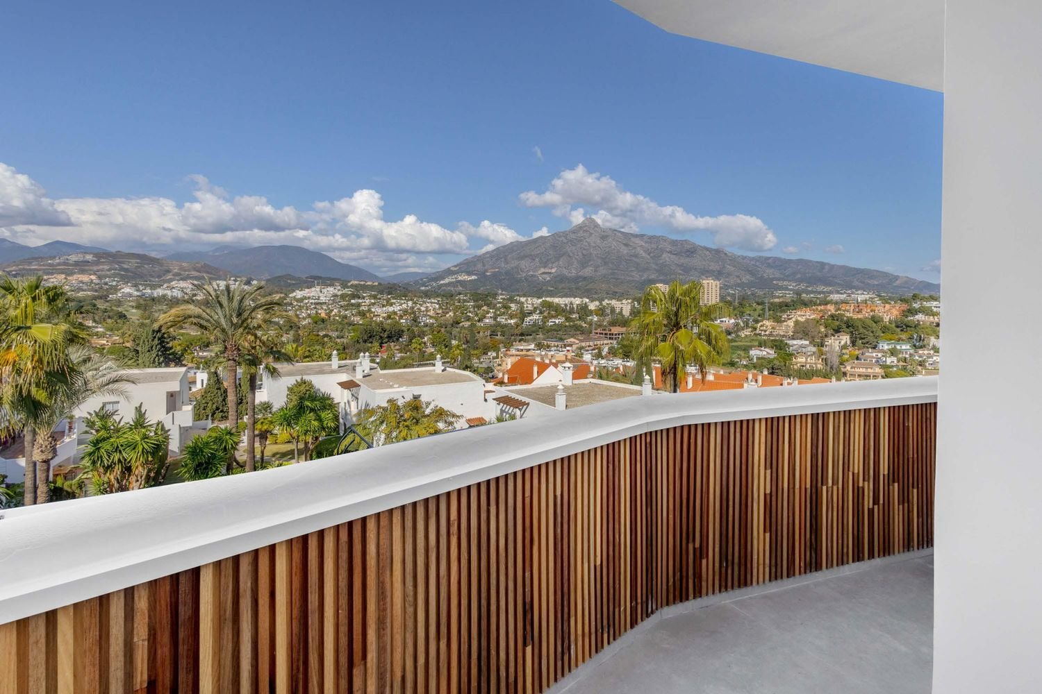 2 bedrooms Penthouse in Marbella, Spain No. 123138