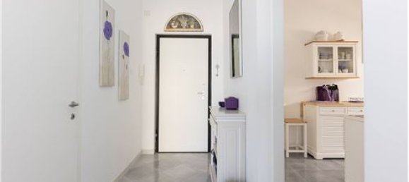 1 bedroom Apartment in Rome, Italy No. 294246 9