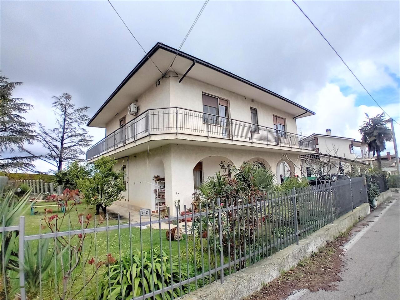 11غرفة فيلا في Casalincontrada, Italy رقم 102827