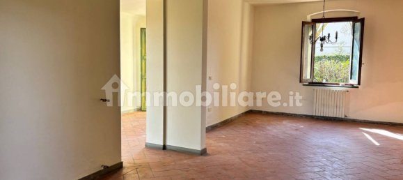 3 bedrooms House in Empoli, Italy No. 16554 10