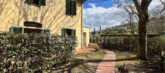 3 bedrooms House in Empoli, Italy No. 16554 2