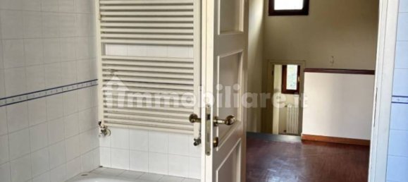 3 bedrooms House in Empoli, Italy No. 16554 20