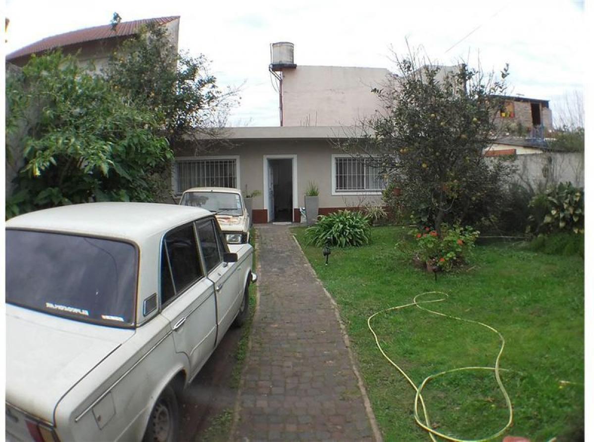 2 bedrooms House in San Miguel, Argentina No. 59387