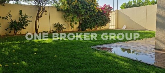 2 bedrooms Villa in Dubai, UAE No. 1753 15