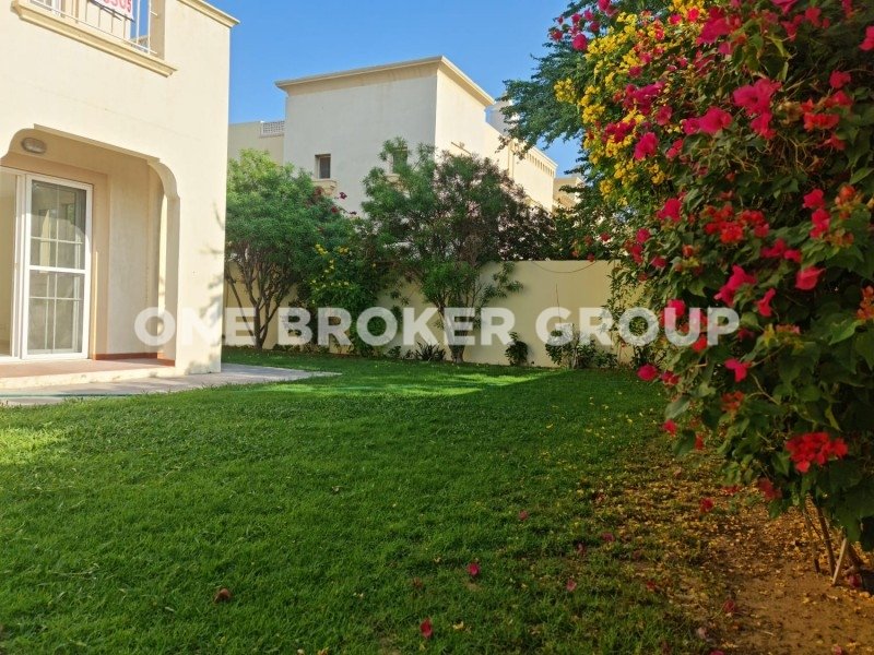 2 bedrooms Villa in Dubai, UAE No. 1753