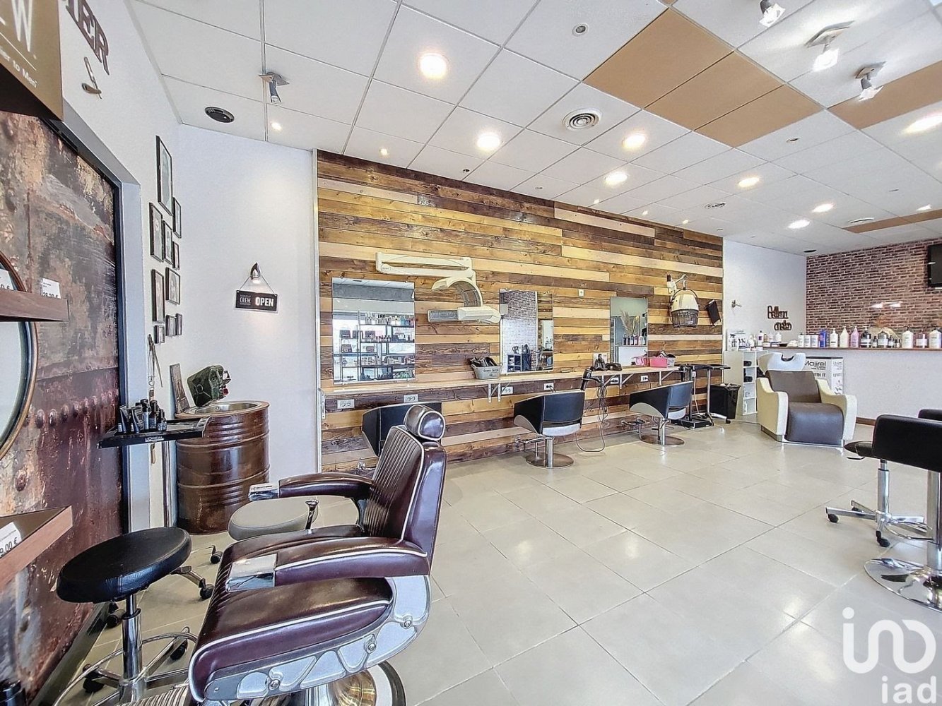 Gewerbliche Immobilie in Villemandeur, France 130m², Nr. 80805