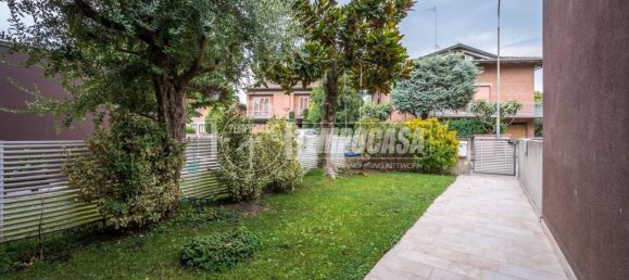 3 bedrooms House in Modena, Italy No. 333300 15